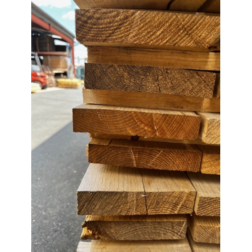 planches de châtaignier massif