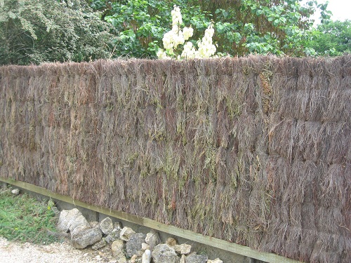 Brande de bruyere naturelle : la clôture brise vue pour votre jardin