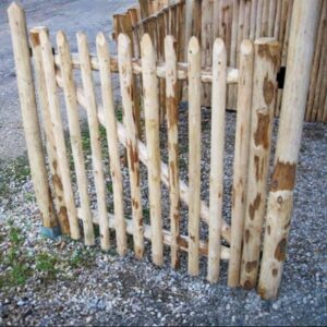 Portillon potager en bois rond