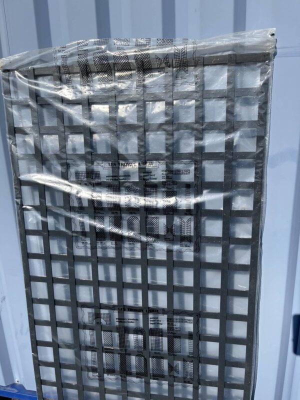 Carrés de 6 cm 150 cm x 75 cm